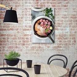 «Пирог с ягодами на сковороде» в интерьере современной кухни с кирпичной стеной