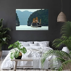 «Вьетнам. Странник бухты Халонг» в интерьере современной спальни с черными стенами