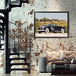 «Packard Twin Six Coupe Roadster '1932» в интерьере двухярусной гостиной в стиле лофт с кирпичной стеной