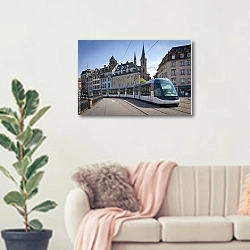 «Современный трамвай на улицах Страсбурга, Франция» в интерьере современной светлой гостиной над диваном