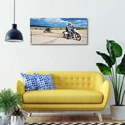 «Два мотоциклиста 2» в интерьере современной гостиной с желтым диваном