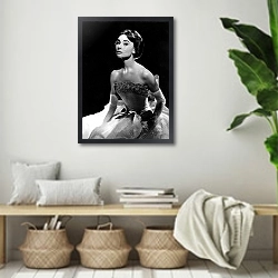 «Хепберн Одри 62» в интерьере комнаты в стиле ретро с плетеными корзинами