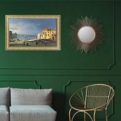 «View of Venice 3» в интерьере классической гостиной с зеленой стеной над диваном