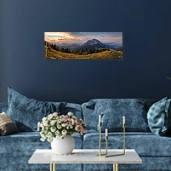 «Вельки-Розсутец, Словакия. Горная вершина за поросшими лесом холмами» в интерьере стильной синей гостиной над диваном