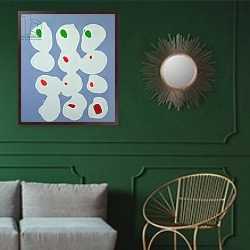 «Providence, 1997» в интерьере классической гостиной с зеленой стеной над диваном
