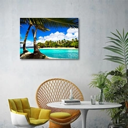 «Карибы, тропическая лагуна» в интерьере современной гостиной с желтым креслом