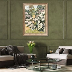 «Blossom, c.1900» в интерьере гостиной в оливковых тонах