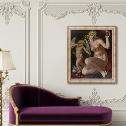 «Венера и Купидон» в интерьере в классическом стиле над банкеткой