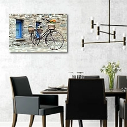 «Греция. Велосипед на улице» в интерьере современной столовой с черными креслами