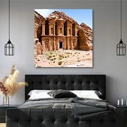 «Иордания. Петра» в интерьере современной спальни с черной кроватью