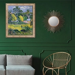«Landscape, 1901» в интерьере классической гостиной с зеленой стеной над диваном