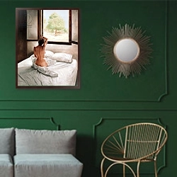 «September Morning» в интерьере классической гостиной с зеленой стеной над диваном