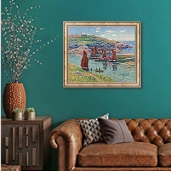 «Basse mer, Cote de Bretagne» в интерьере гостиной с зеленой стеной над диваном