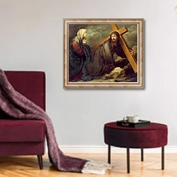 «Christ at Calvary» в интерьере гостиной в бордовых тонах