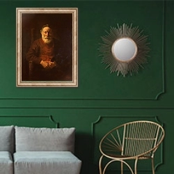 «Портрет старика в красном» в интерьере классической гостиной с зеленой стеной над диваном