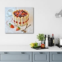 «Клубничный пирог» в интерьере кухни в голубых тонах