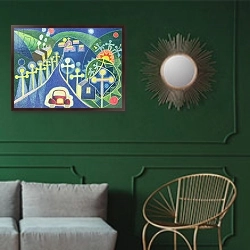 «Mystical Village, 1985» в интерьере классической гостиной с зеленой стеной над диваном