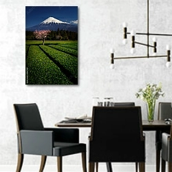 «Цветущая слива на чайной плантации на фоне горы Фудзи» в интерьере современной столовой с черными креслами