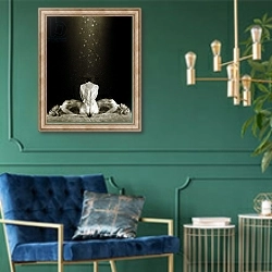 «Free, 2013,» в интерьере в классическом стиле с зеленой стеной