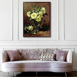 «White Roses, A Gift from the Heart» в интерьере гостиной в классическом стиле над диваном