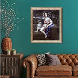 «Henriette a Daughter of Johannes Friedrich» в интерьере гостиной с зеленой стеной над диваном