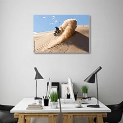 «Квадроцикл в песчаных дюнах» в интерьере современного офиса над столами работников