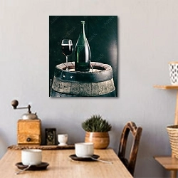 «Стакан красного вина и бутылка вина на дубовом бочонке » в интерьере кухни над обеденным столом с кофемолкой