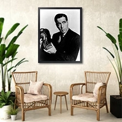 «Bogart, Humphrey (Maltese Falcon, The)» в интерьере комнаты в стиле ретро с плетеными креслами