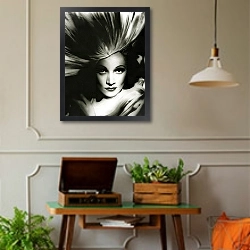 «Dietrich, Marlene 19» в интерьере комнаты в стиле ретро с проигрывателем виниловых пластинок
