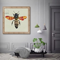 «Honey Bee, 2010» в интерьере коридора в классическом стиле
