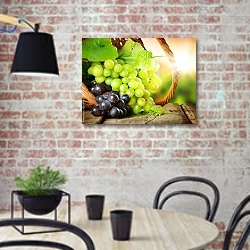 «Гроздья белого и черного винограда в корзинке» в интерьере современной кухни с кирпичной стеной