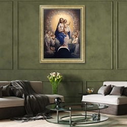 «Богоматерь с младенцем в сонме ангелов 2» в интерьере гостиной в оливковых тонах