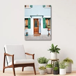 «Дом в Бурано, Венеция, Италия» в интерьере современной комнаты над креслом