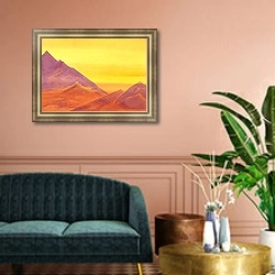 «Рассвет (незакончена)» в интерьере классической гостиной с зеленой стеной над диваном