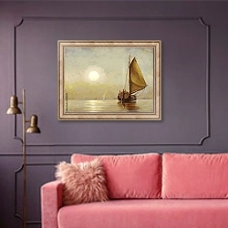 «Лодка с парусом в море» в интерьере гостиной с розовым диваном