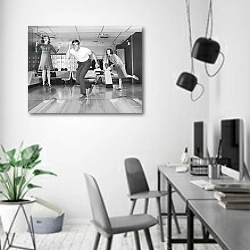 «Man bowling» в интерьере современного офиса в минималистичном стиле