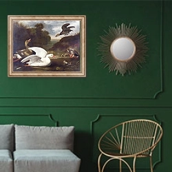 «Гуси и утки» в интерьере классической гостиной с зеленой стеной над диваном