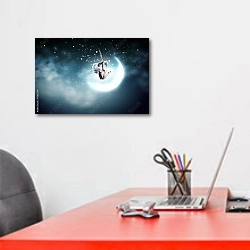 «Балерина на фоне луны» в интерьере офиса над рабочим местом сотрудника