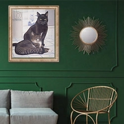 «Stray and Daisie in the Kitchen» в интерьере классической гостиной с зеленой стеной над диваном