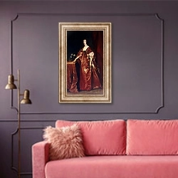 «Портрет королевы Генриетты-Марии» в интерьере гостиной с розовым диваном
