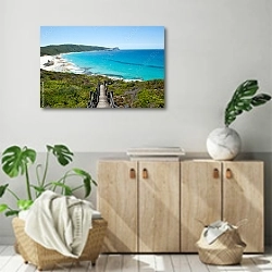 «Австралия, национальный парк Олбани. Спуск на пляж» в интерьере современной комнаты над комодом