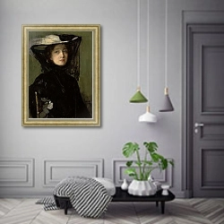 «Mary in Black,» в интерьере коридора в классическом стиле