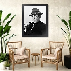 «Bogart, Humphrey 4» в интерьере комнаты в стиле ретро с плетеными креслами