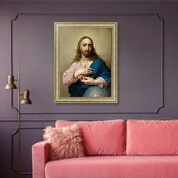 «Христос со сферой» в интерьере гостиной с розовым диваном