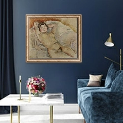 «Reclining Nude, c.1909» в интерьере в классическом стиле в синих тонах