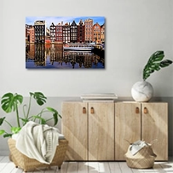 «Голландия. Амстердам. Каналы» в интерьере современной комнаты над комодом