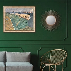 «Западная железная дорога на выезде из Парижа» в интерьере классической гостиной с зеленой стеной над диваном