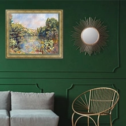 «Приозерный пейзаж» в интерьере классической гостиной с зеленой стеной над диваном