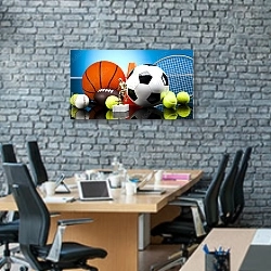 «Всевозможные спортивные принадлежности» в интерьере современного офиса с черной кирпичной стеной