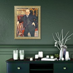 «Portrait of Monsieur Mori, 1922» в интерьере прихожей в зеленых тонах над комодом